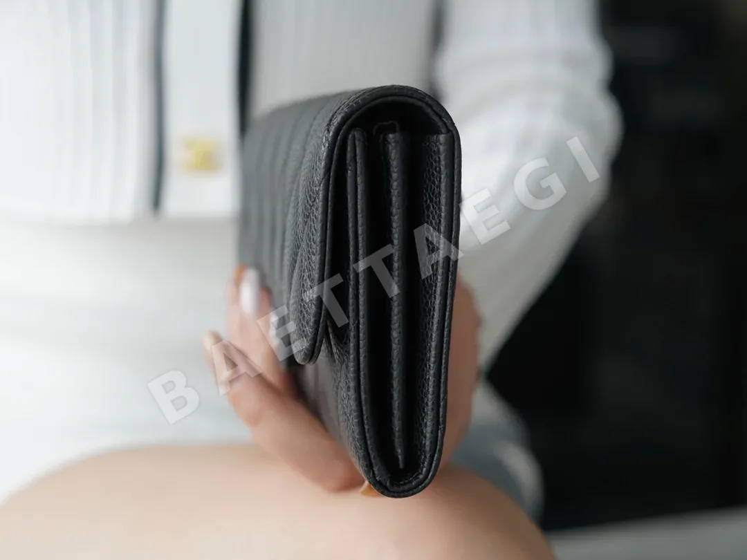 샤넬 클래식 캐비어 가죽 반지갑 상세 이미지 5