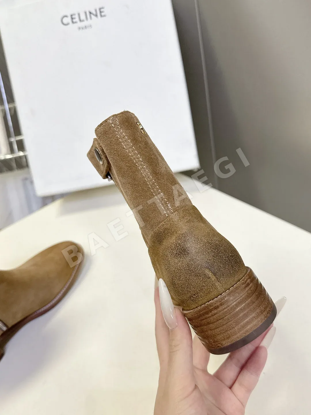 셀린느 부츠 가죽 개선문 로고 힐 상세 이미지 9