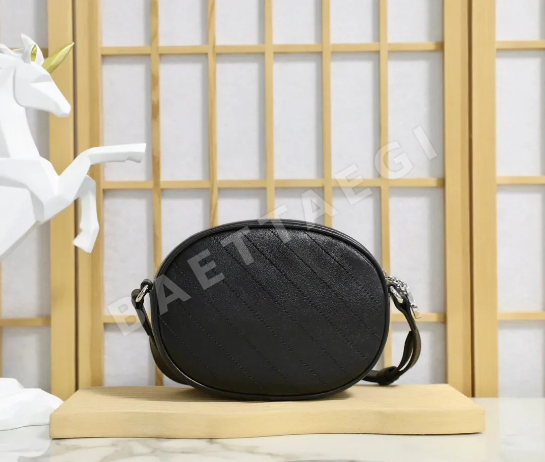 구찌 가시브론 스몰 라운드백 가방 상세 이미지 2