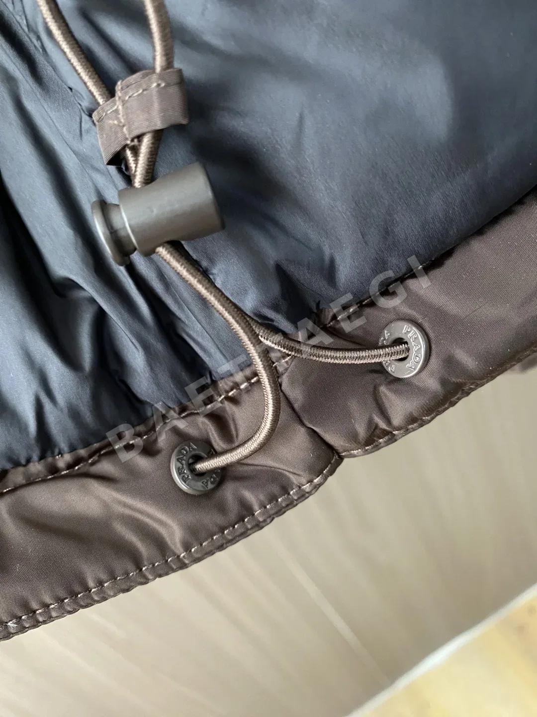 프라다 남성 패딩 자켓 상세 이미지 8