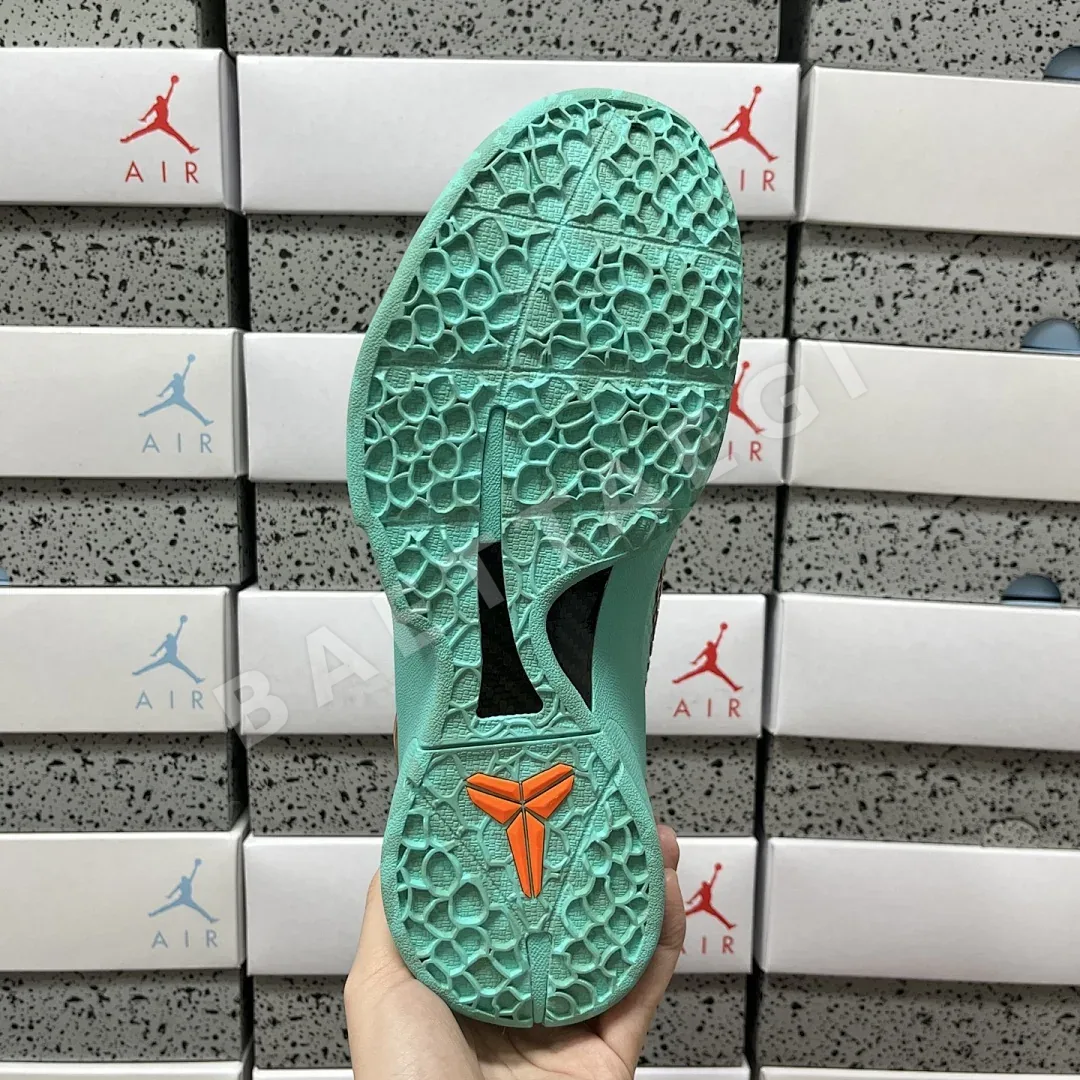 나이키 [GX] 코비 6 프로트로 IQ5774-300 201379 Nike Kobe 6 Protro Jalen Brunson Statue Of 상세 이미지 5