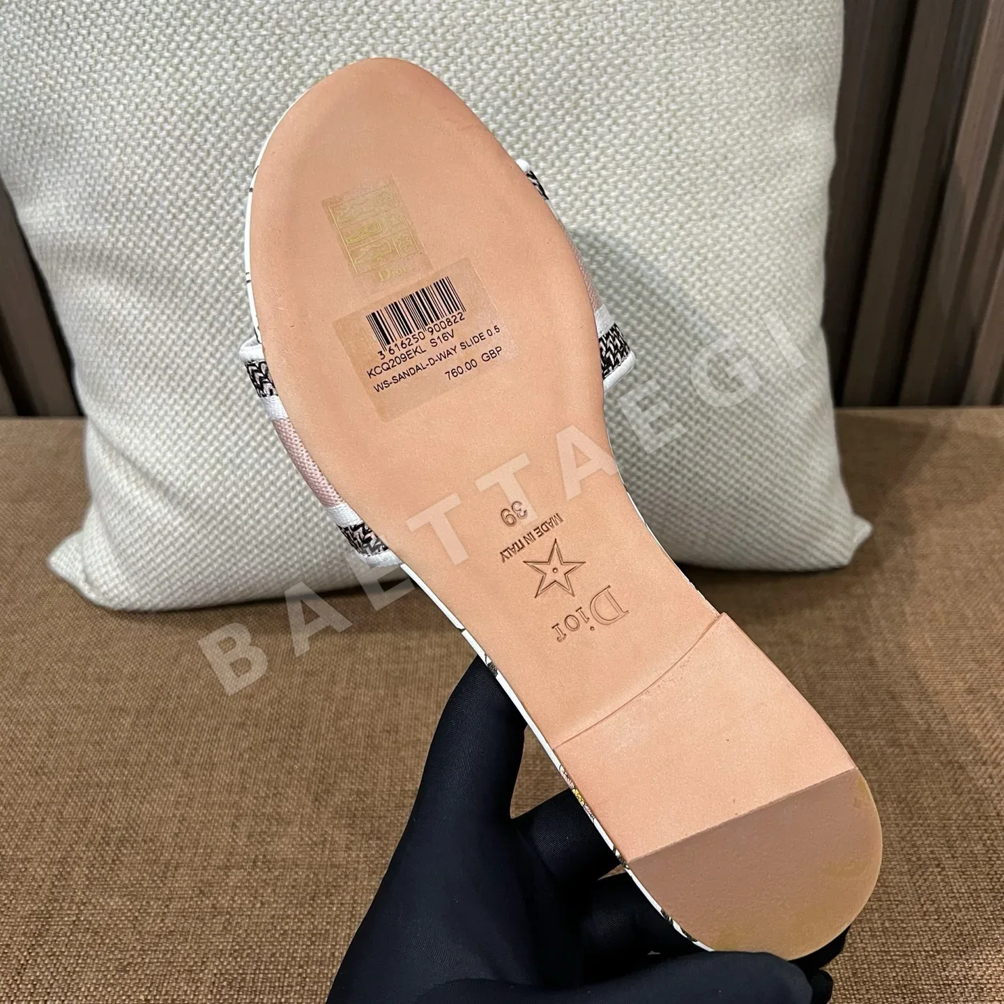 디올 자수 캔버스 샌들 상세 이미지 9