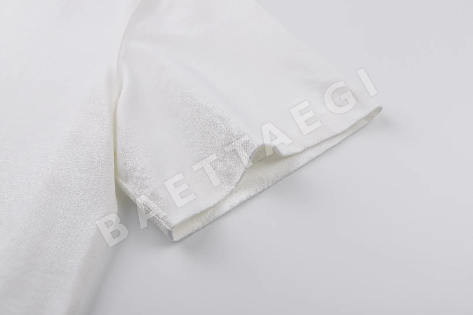 버버리 체크 로고 반팔 티셔츠 상세 이미지 6