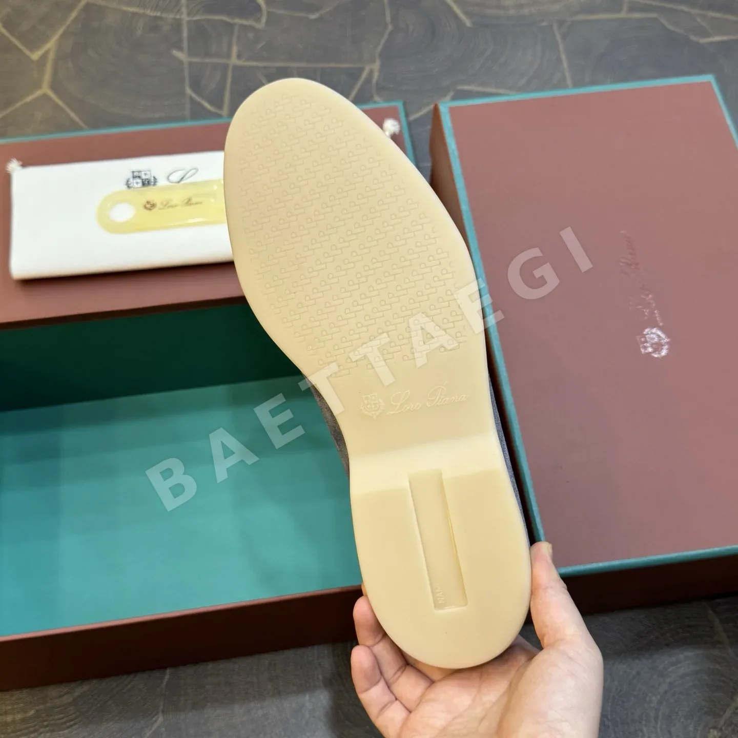 로로피아나 로퍼 스웨이드 상세 이미지 9