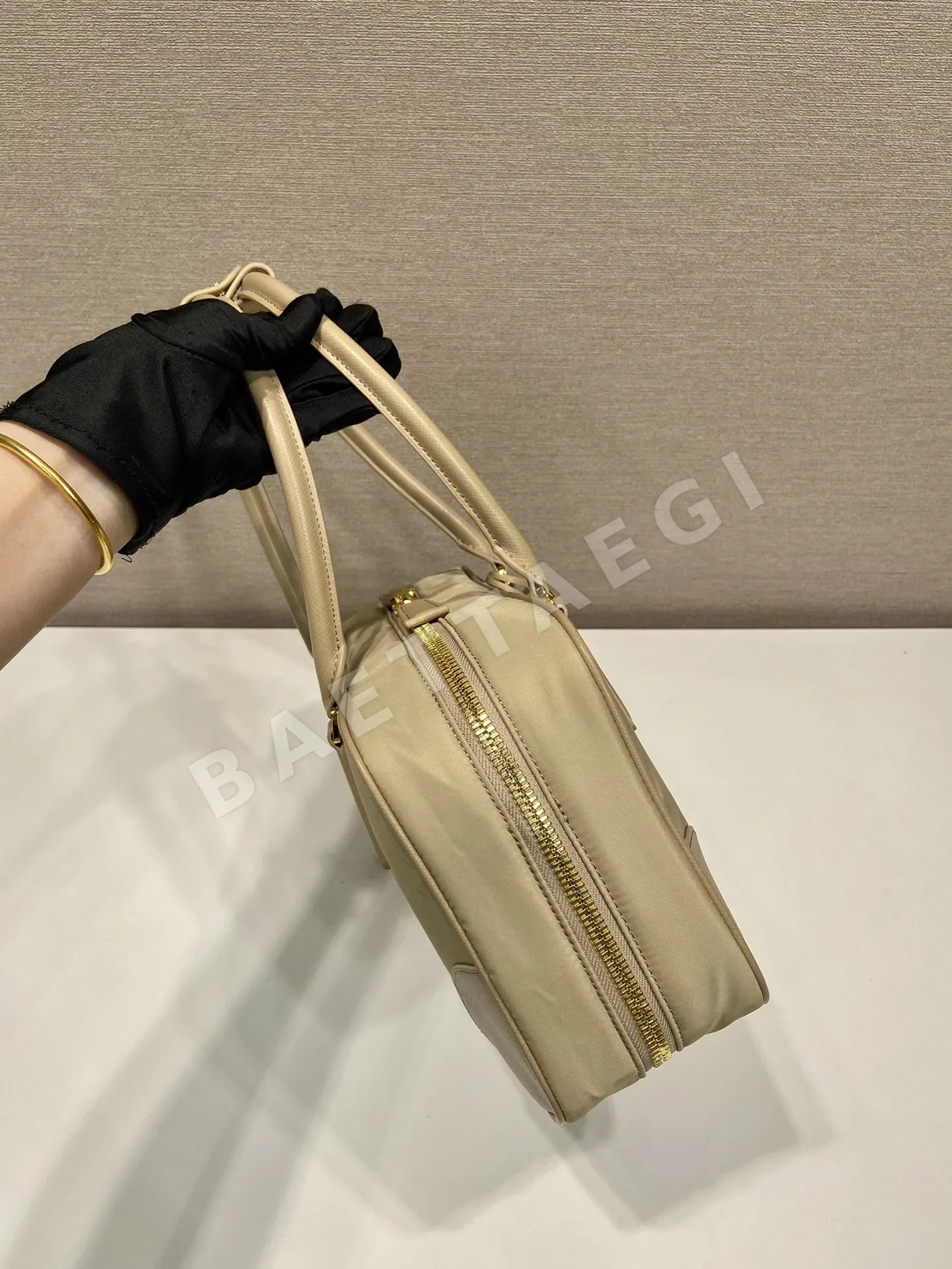 프라다 리사이클 나일론 더블 핸들 핸드백 1BB115 상세 이미지 5