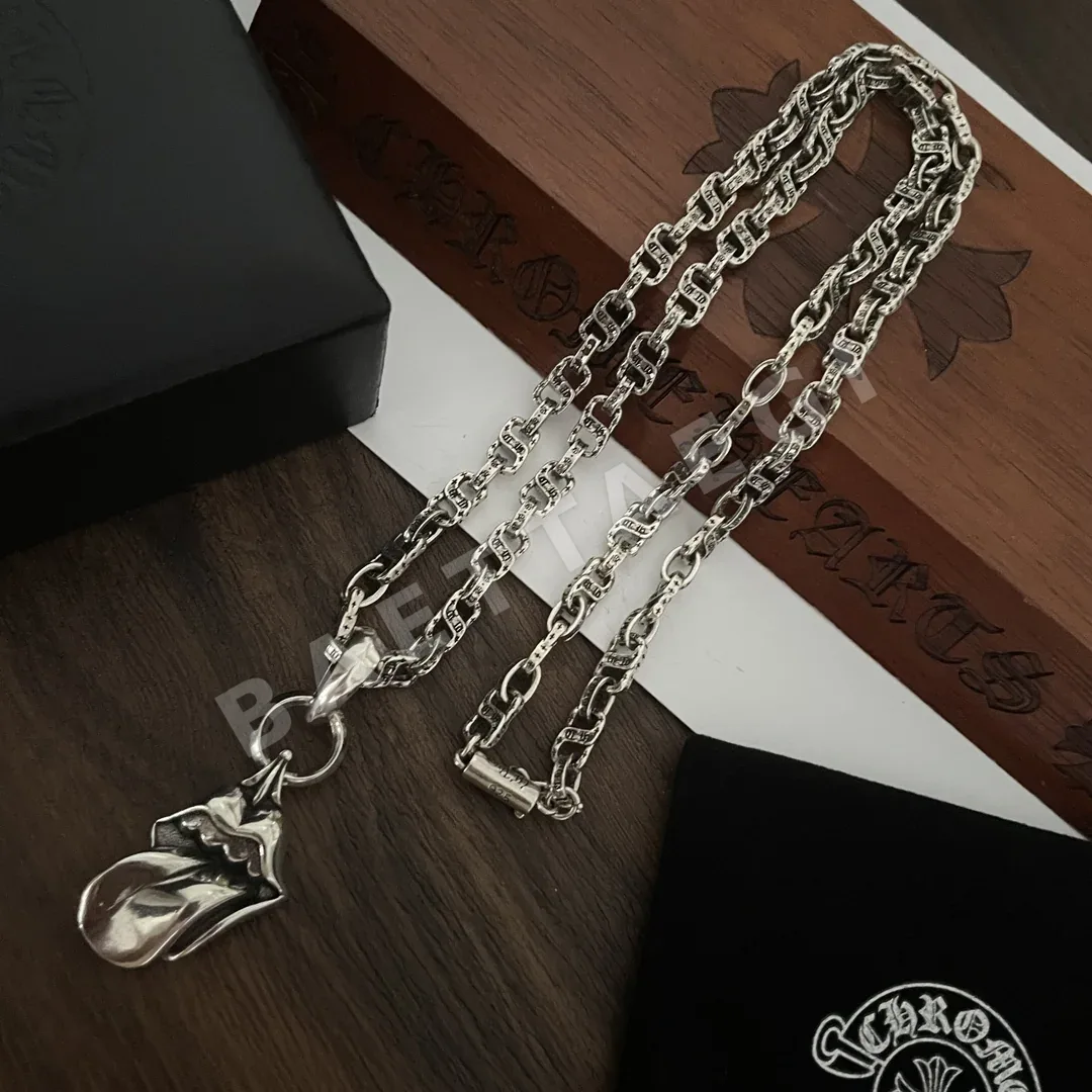 크롬하츠 엠보싱 크로스 펜던트 목걸이 127136