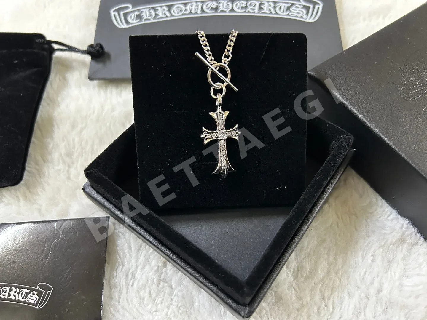크롬하츠 다이아몬드 장식 크로스 OT 클래스프 목걸이 상세 이미지 4