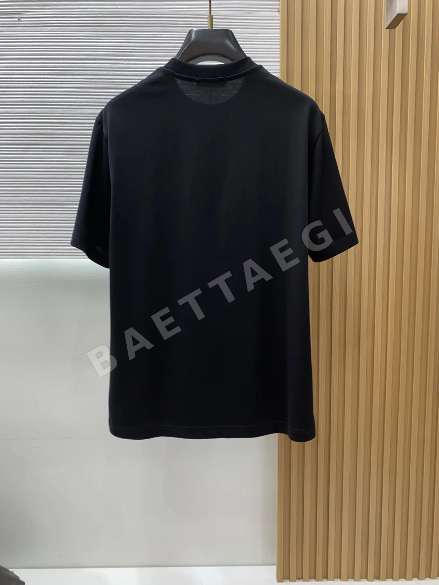 로에베 로고 빈티지 그래픽 크루넥 반팔 티셔츠 상세 이미지 9