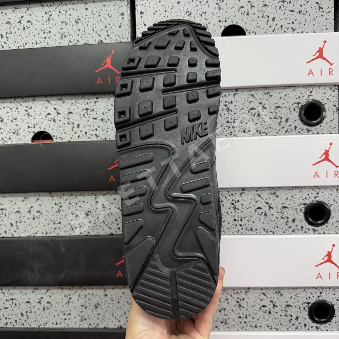 나이키 [XY] 에어 맥스 90 CZ5594-001 201052 Nike Air Max 90 Leather Triple Black 상세 이미지 5