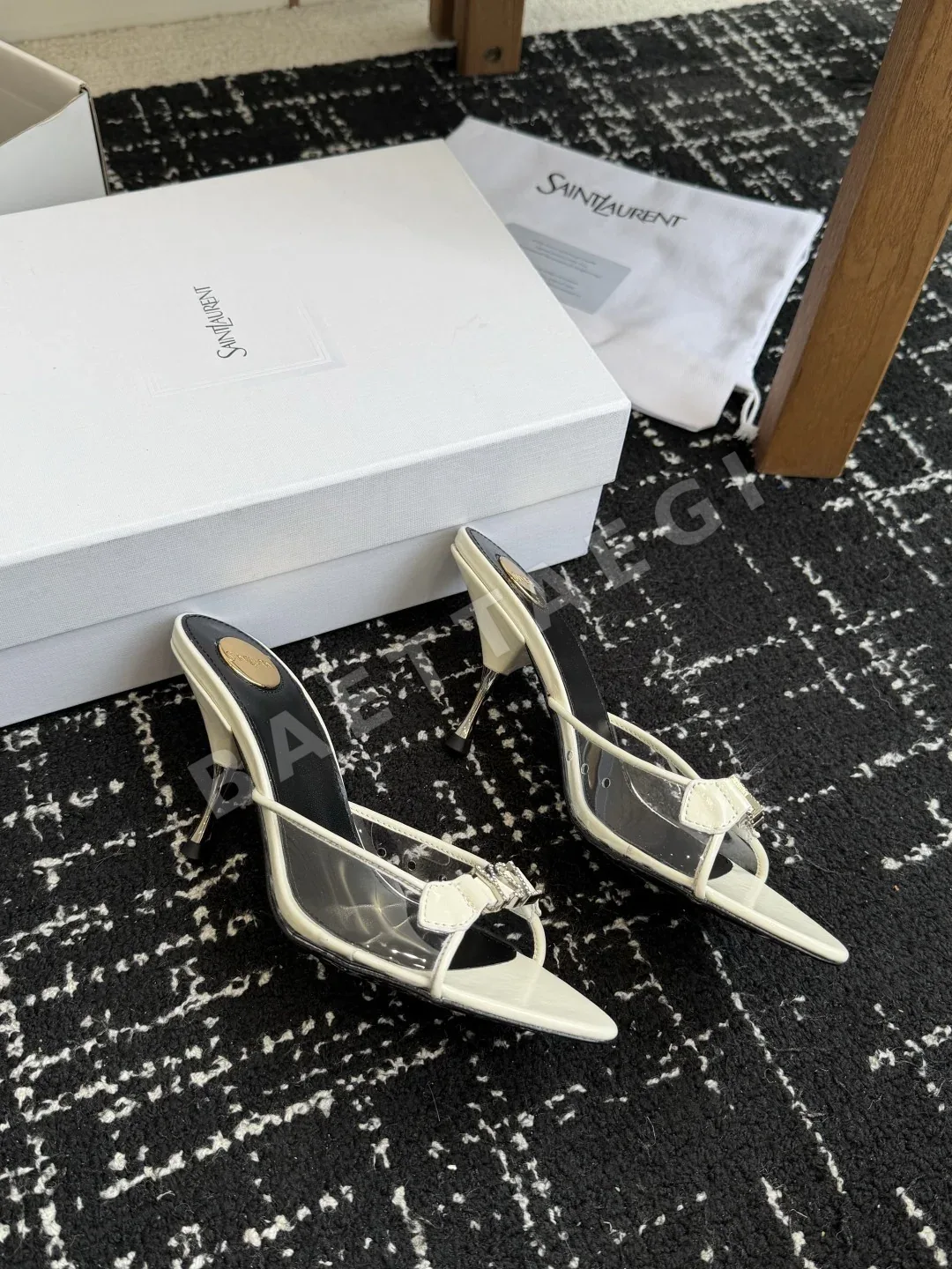 생로랑 YSL 큐빅 버클 하이힐 상세 이미지 7