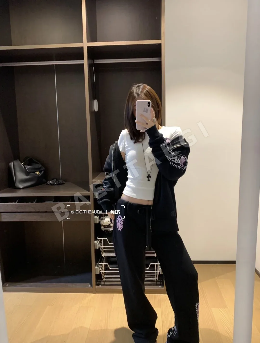 크롬하츠 여성 긴팔 티셔츠 상세 이미지 4