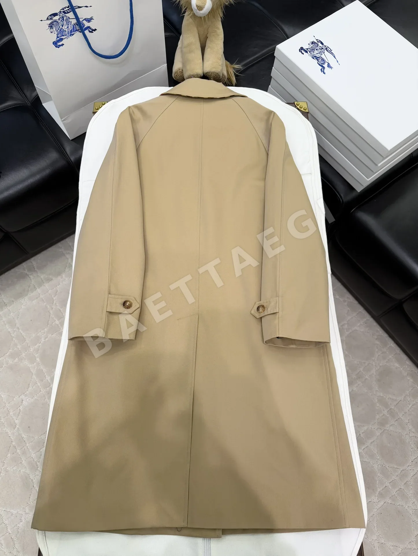 버버리 캠든 핏 경량 트렌치코트 자켓 상세 이미지 3