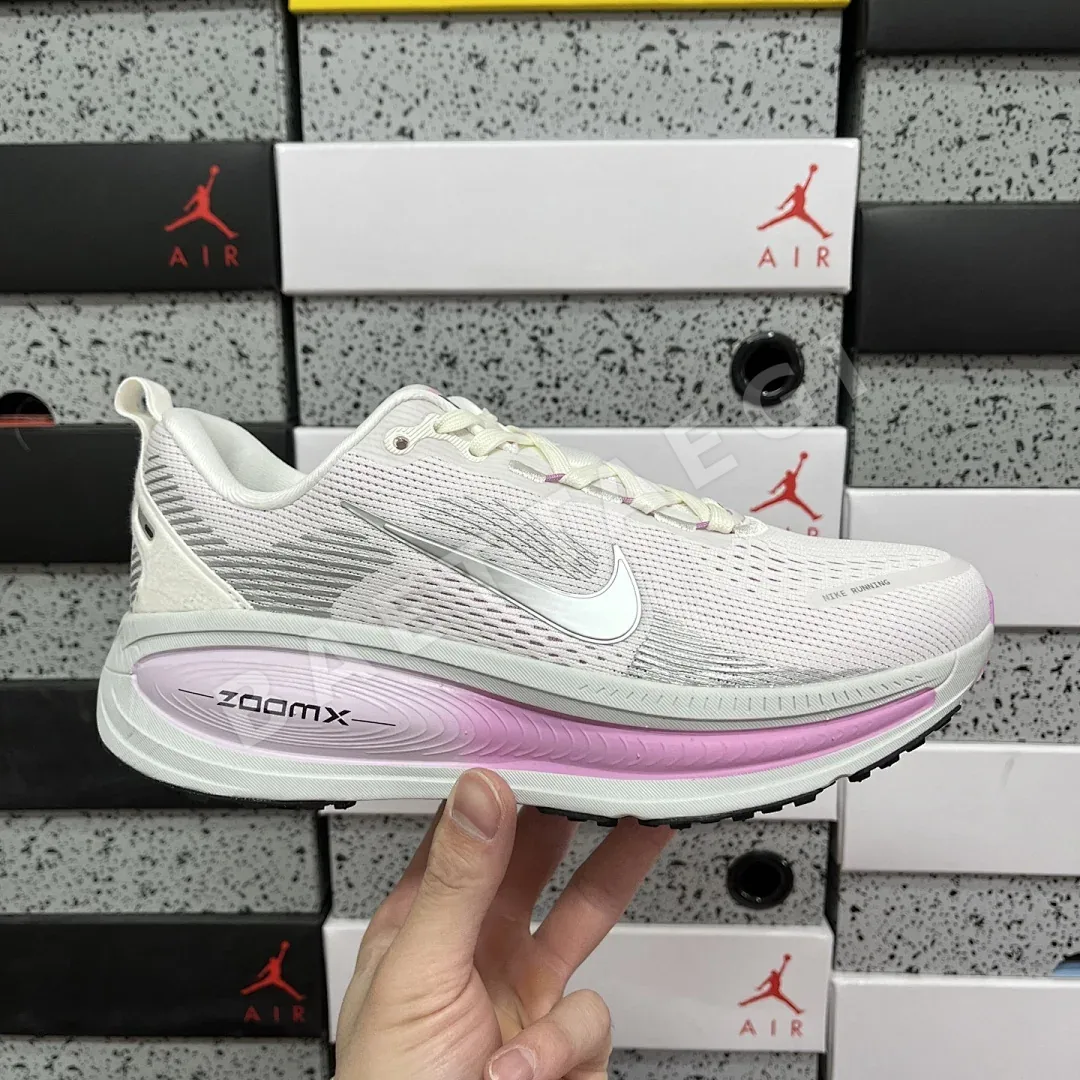 나이키 줌 보메로 18 13 IM2503 201112 Nike Zoom Vomero 18 -13