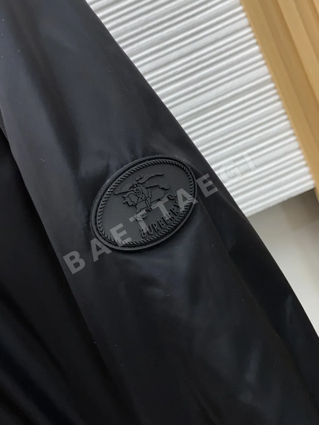 버버리 양면 라펠 남성 자켓 상세 이미지 4