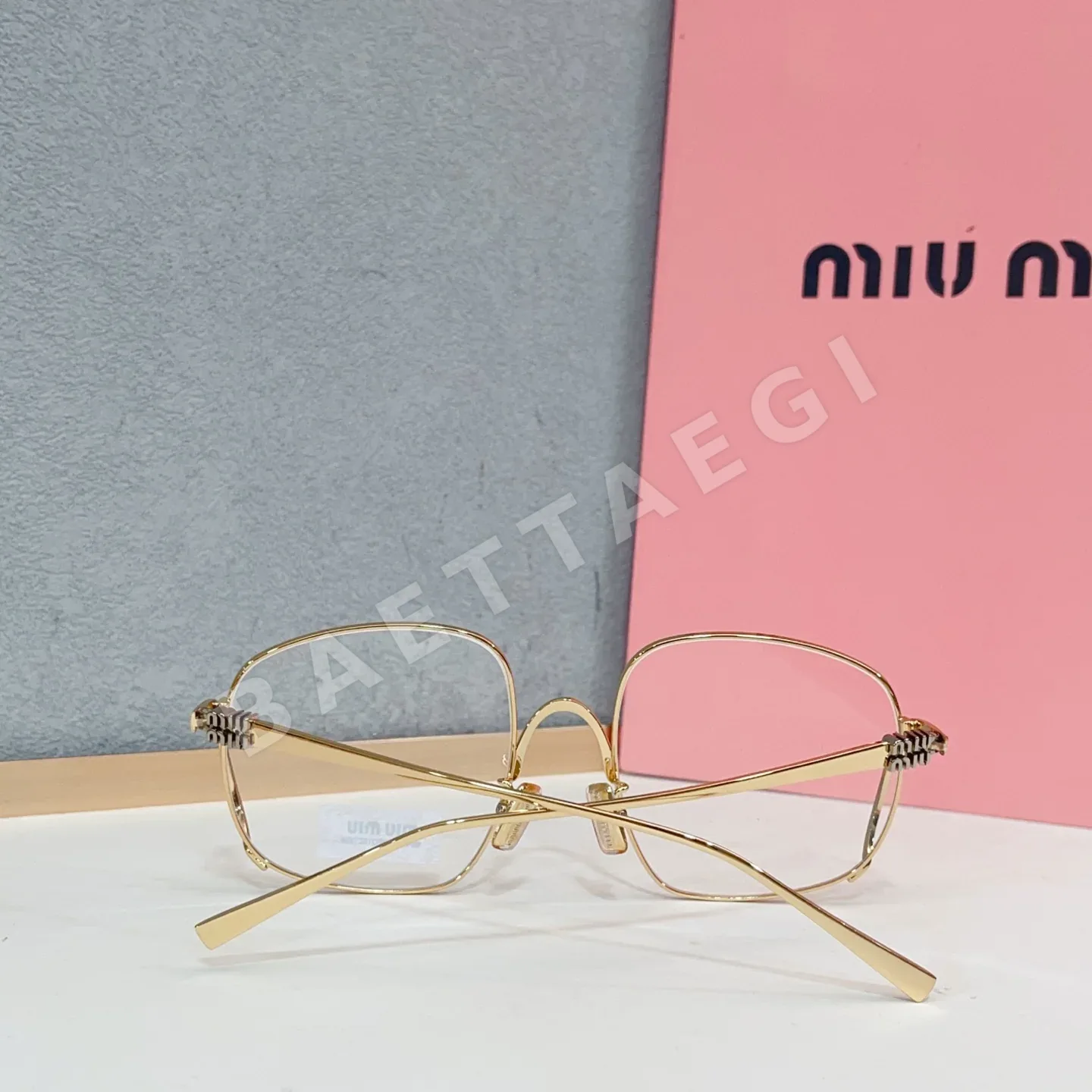 미우미우 SMUA 57 선글라스 상세 이미지 9
