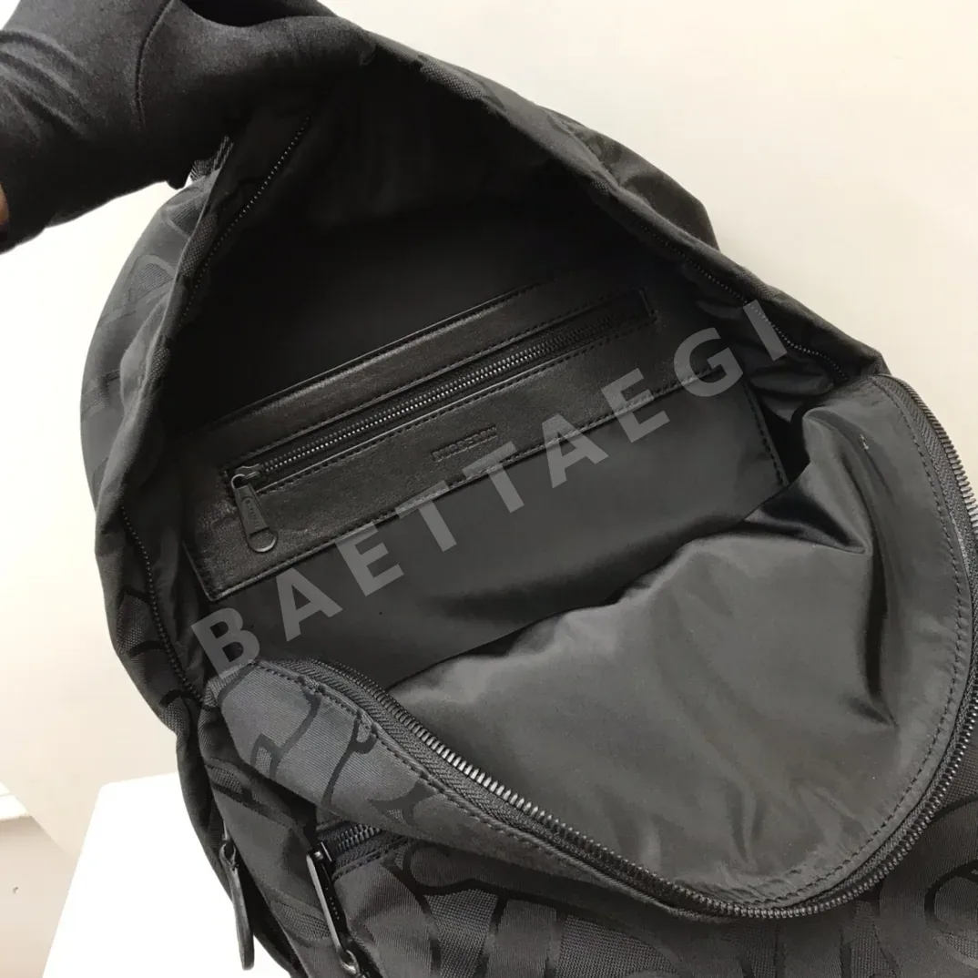 버버리 자카드 패턴 백팩 상세 이미지 8