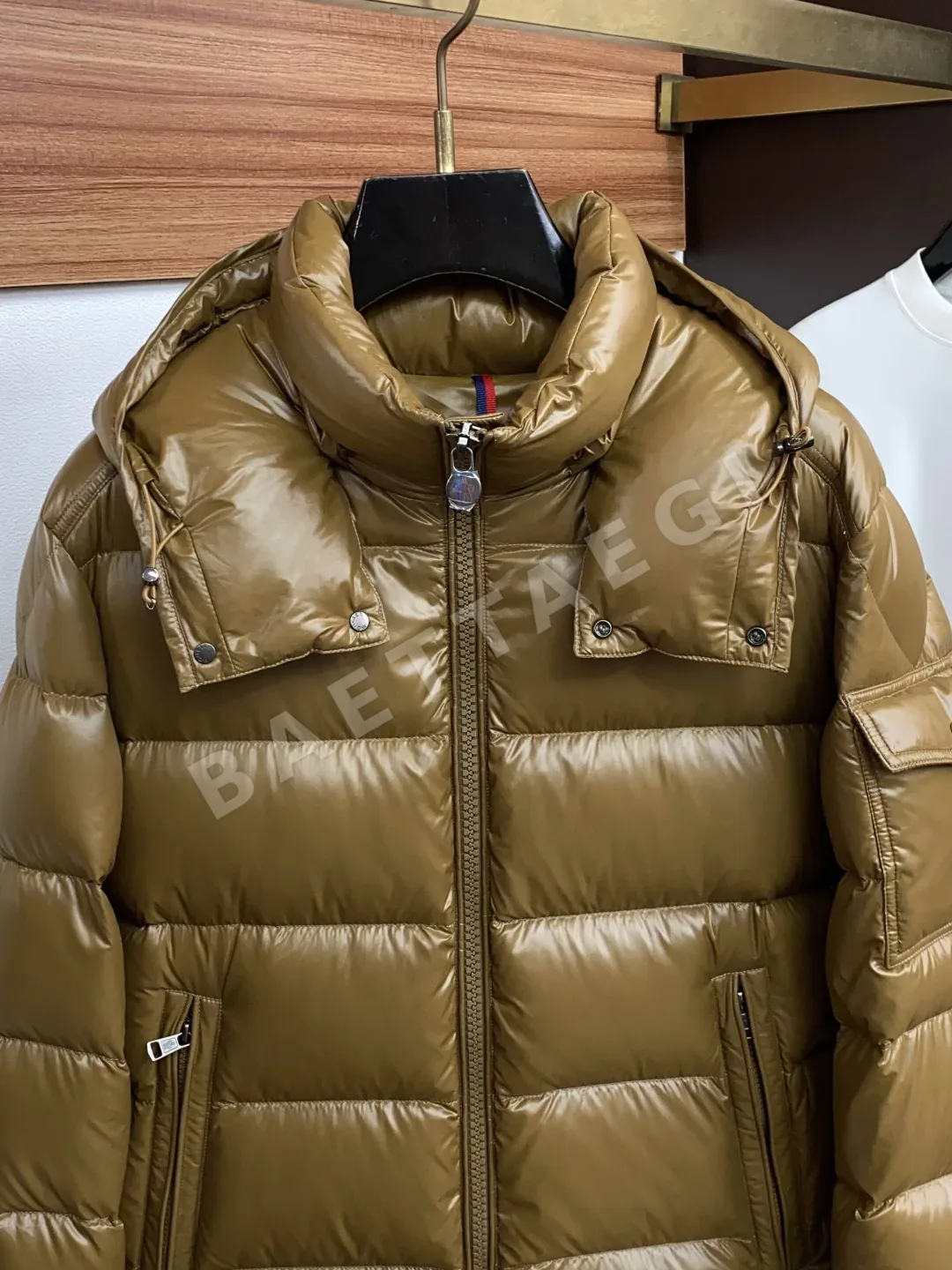몽클레르 마야(Moncler Maya) 후드 쇼트 다운 자켓 상세 이미지 2
