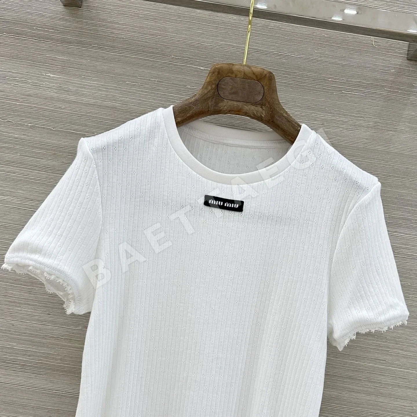 미우미우 레이스 트림 플리츠 반팔 미디 탑 상세 이미지 3