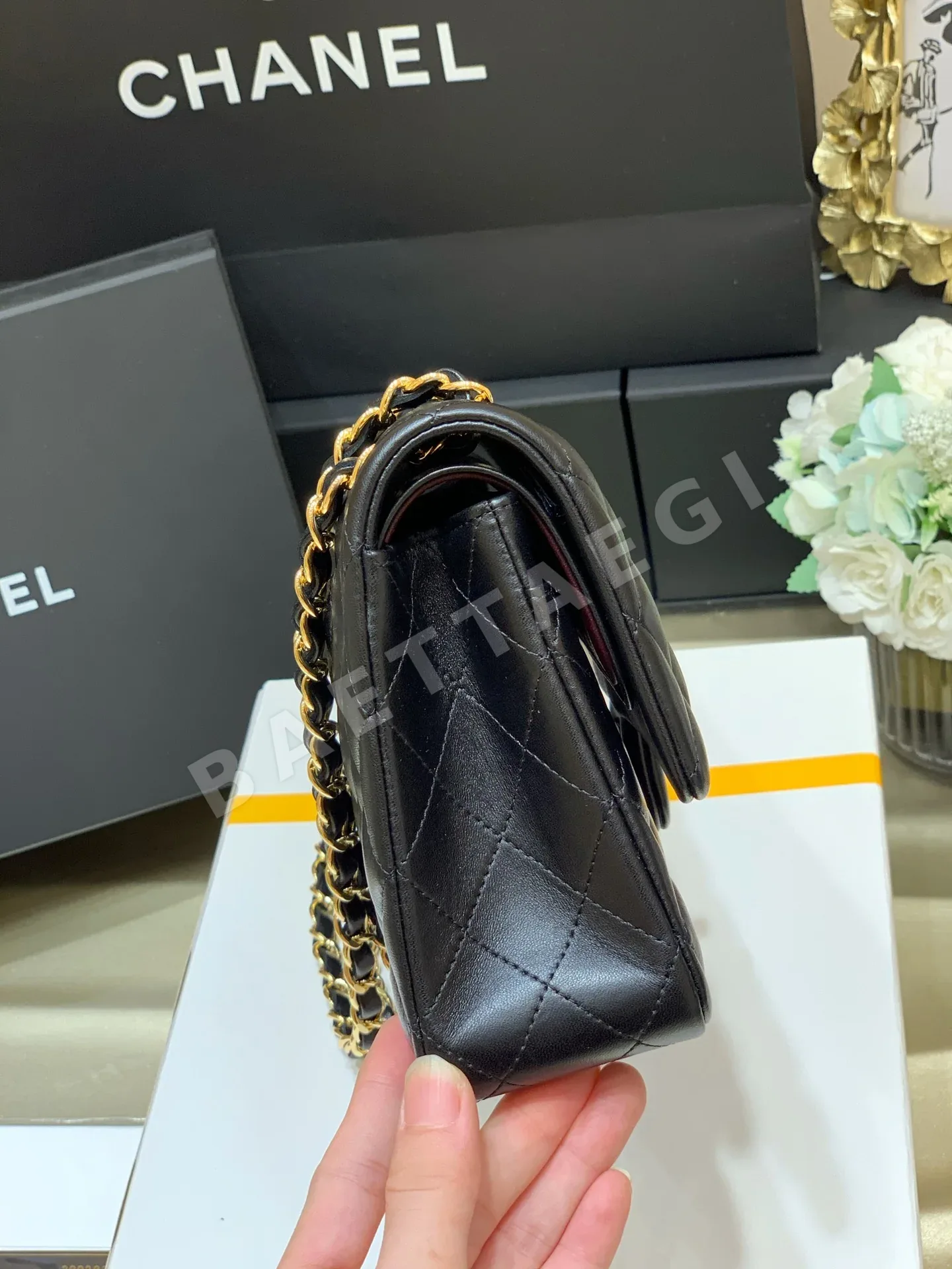 샤넬 클래식 플랩 미디엄 가방 A1112 상세 이미지 6