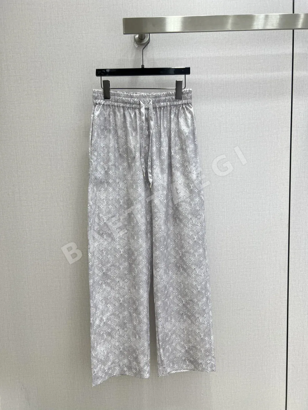 루이비통 모노그램 팬츠 세트 상세 이미지 8