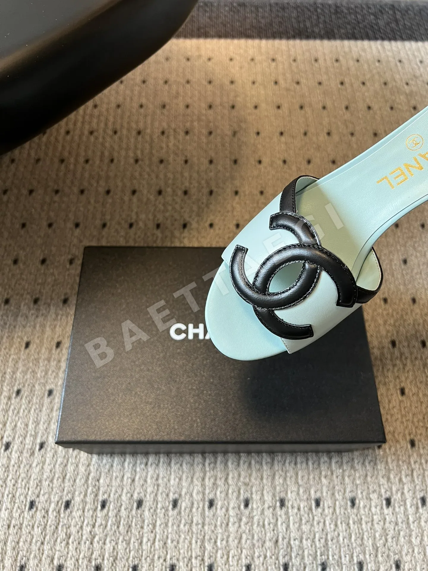 샤넬 더블 C 버클 로우힐 슬라이더 상세 이미지 7