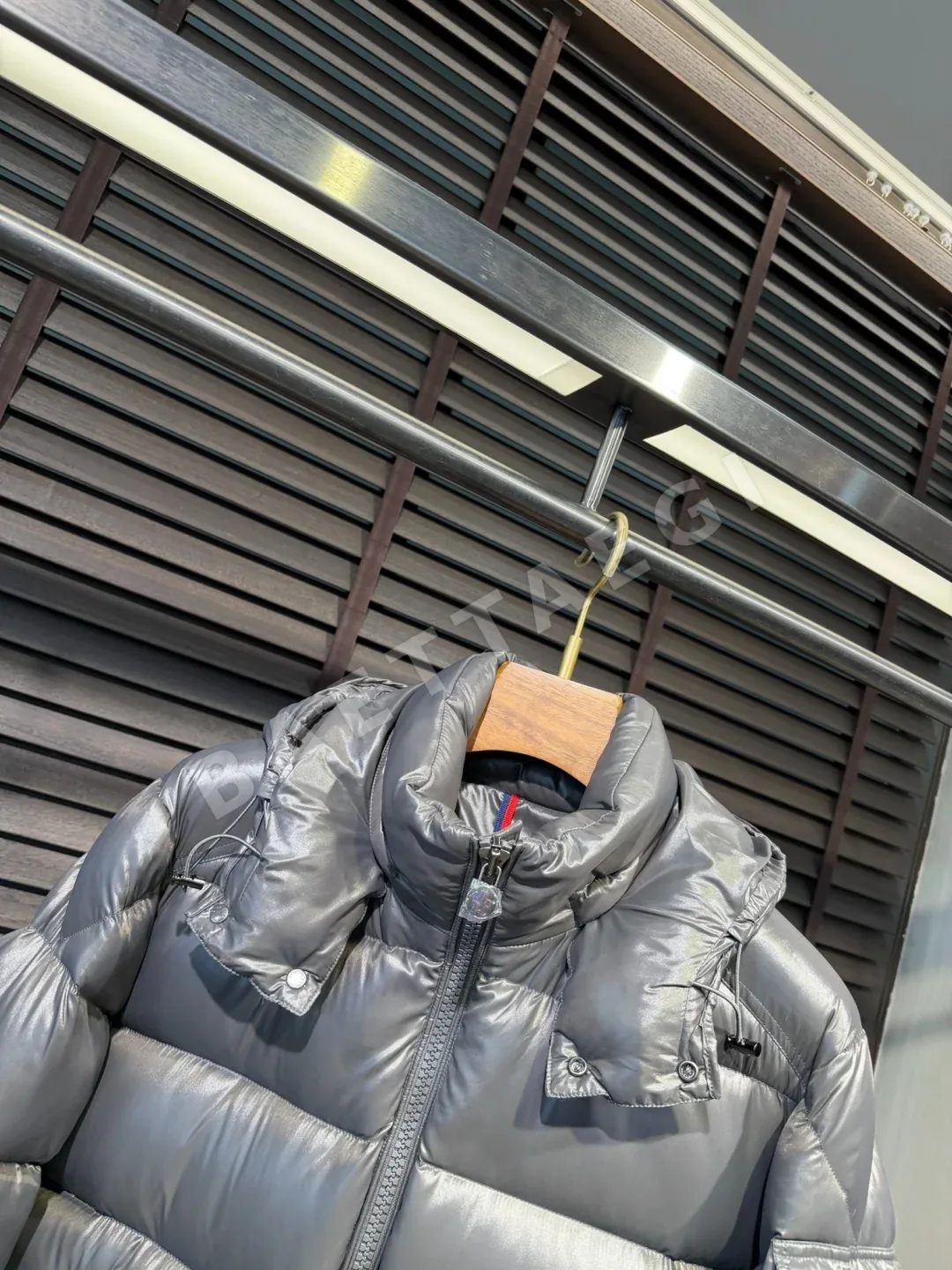 몽클레르 다운 패딩 M8839 상세 이미지 4
