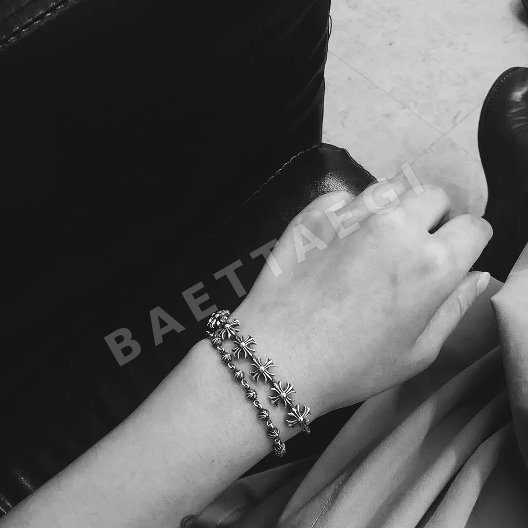 크롬하츠 에이트 플라워 크로스 스털링 실버 팔찌 상세 이미지 9