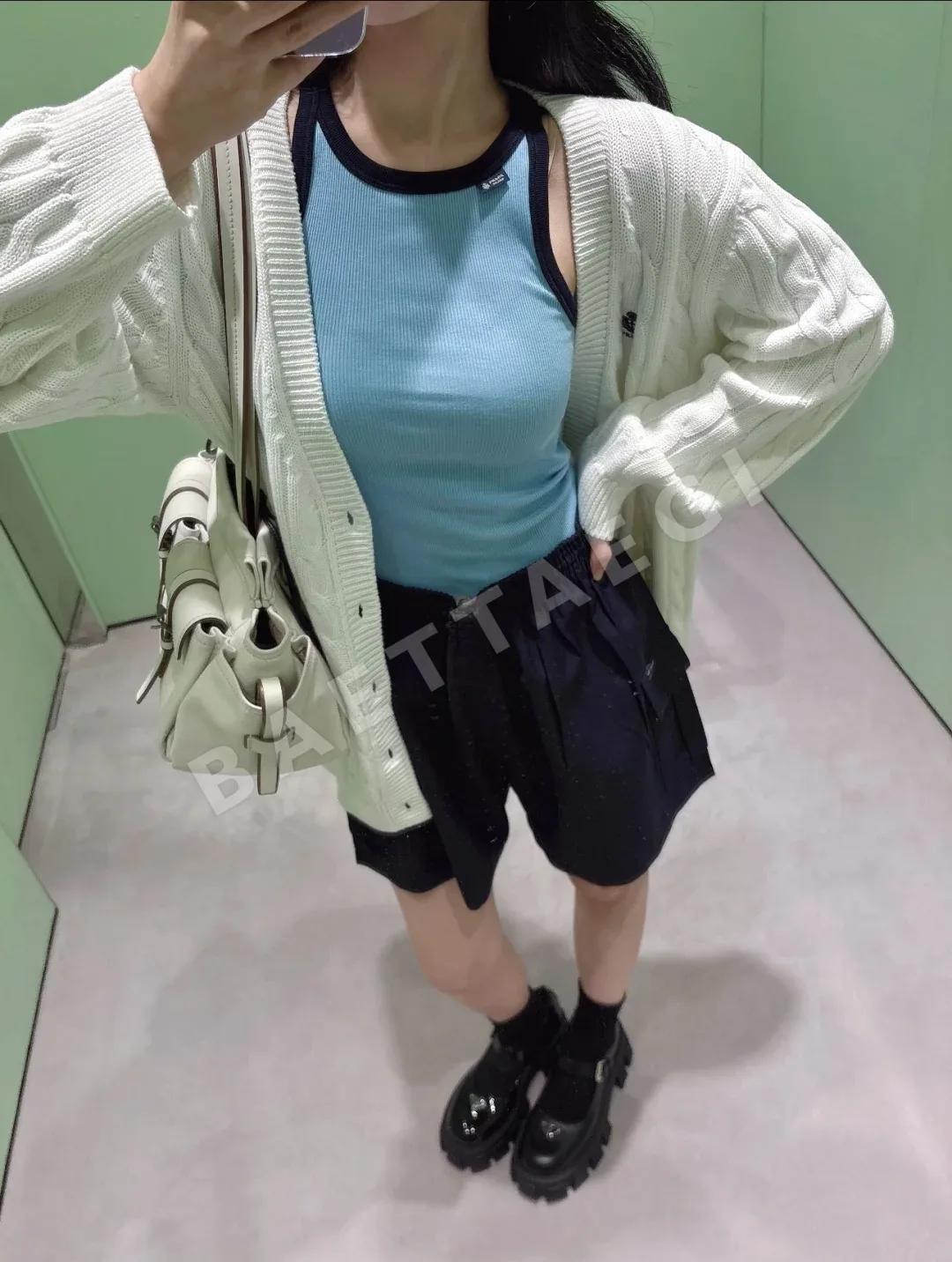 프라다 블루 컬러 블록 경량 니트 여성 민소매 탱크탑 상세 이미지 7