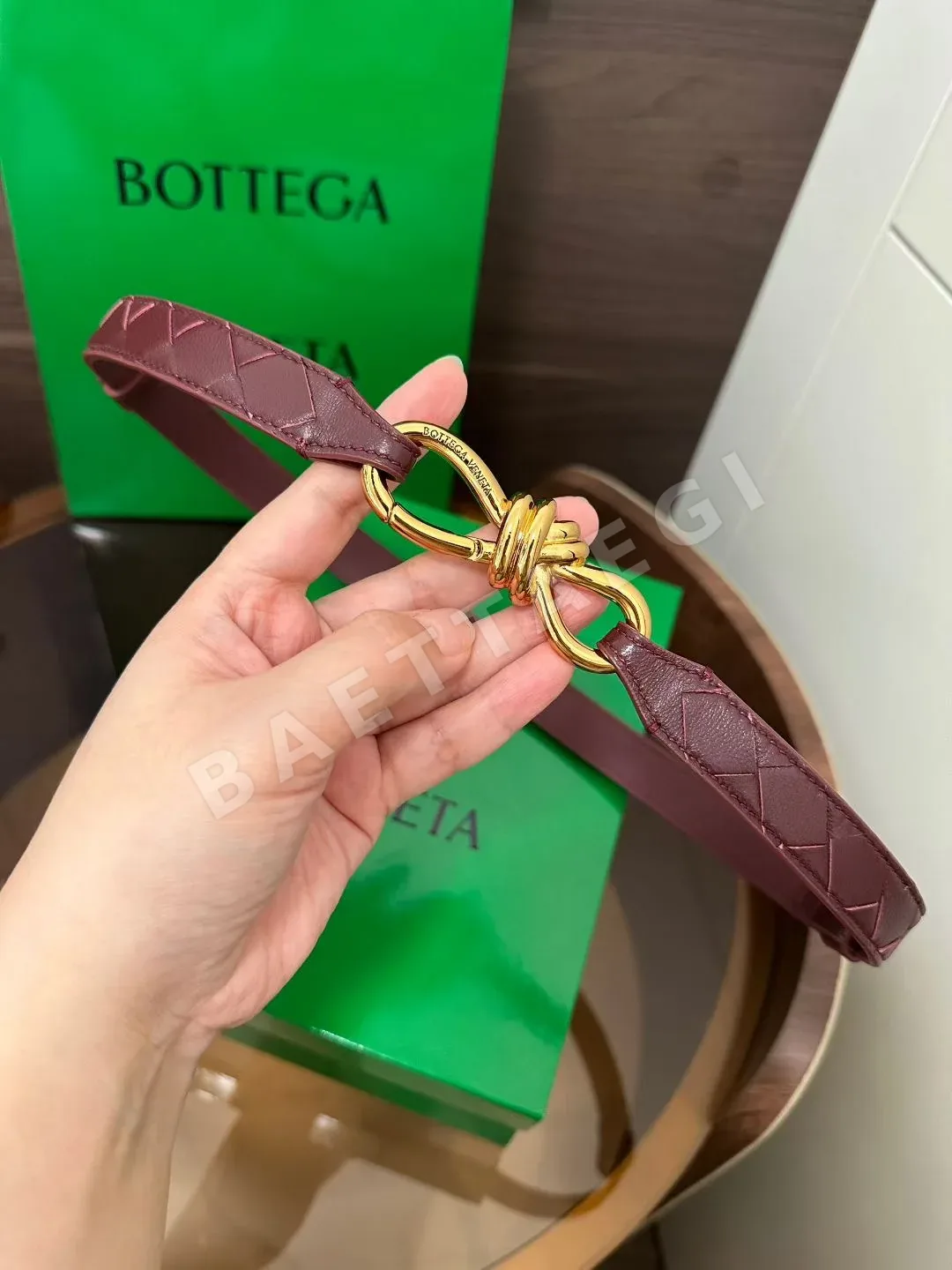 보테가베네타 인트레치오 매듭 버클 여성 벨트 상세 이미지 4