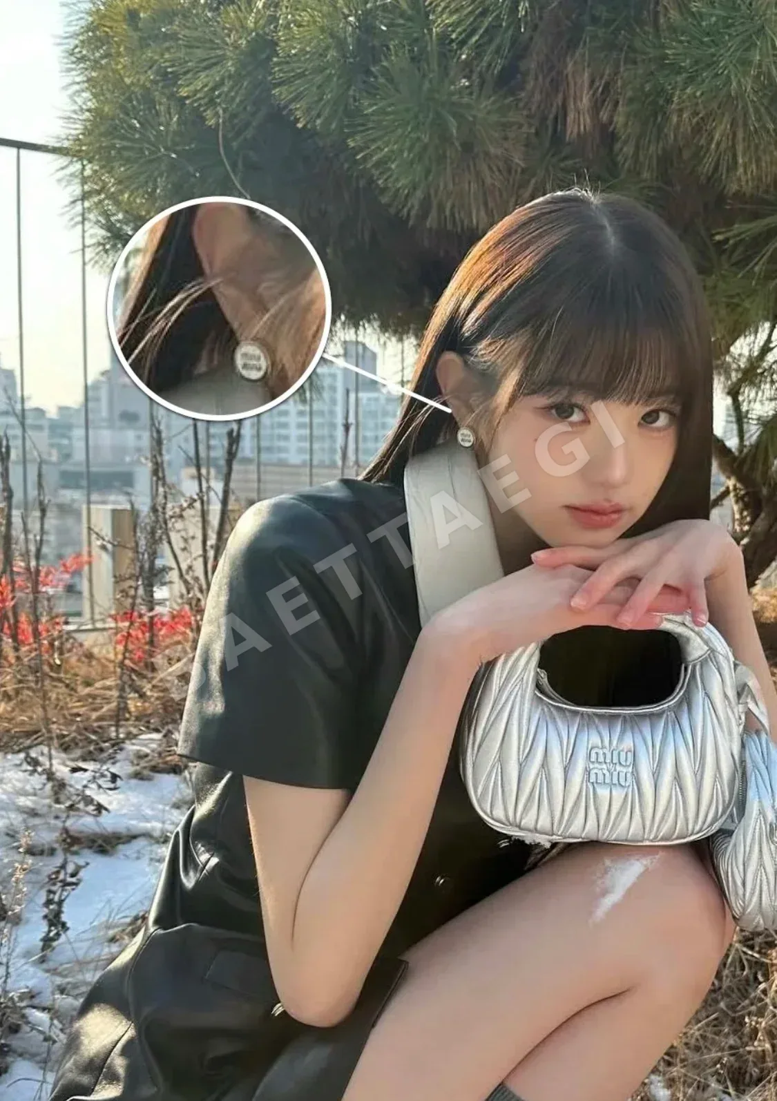 미우미우 화이트 에나멜 메탈 귀걸이 상세 이미지 9