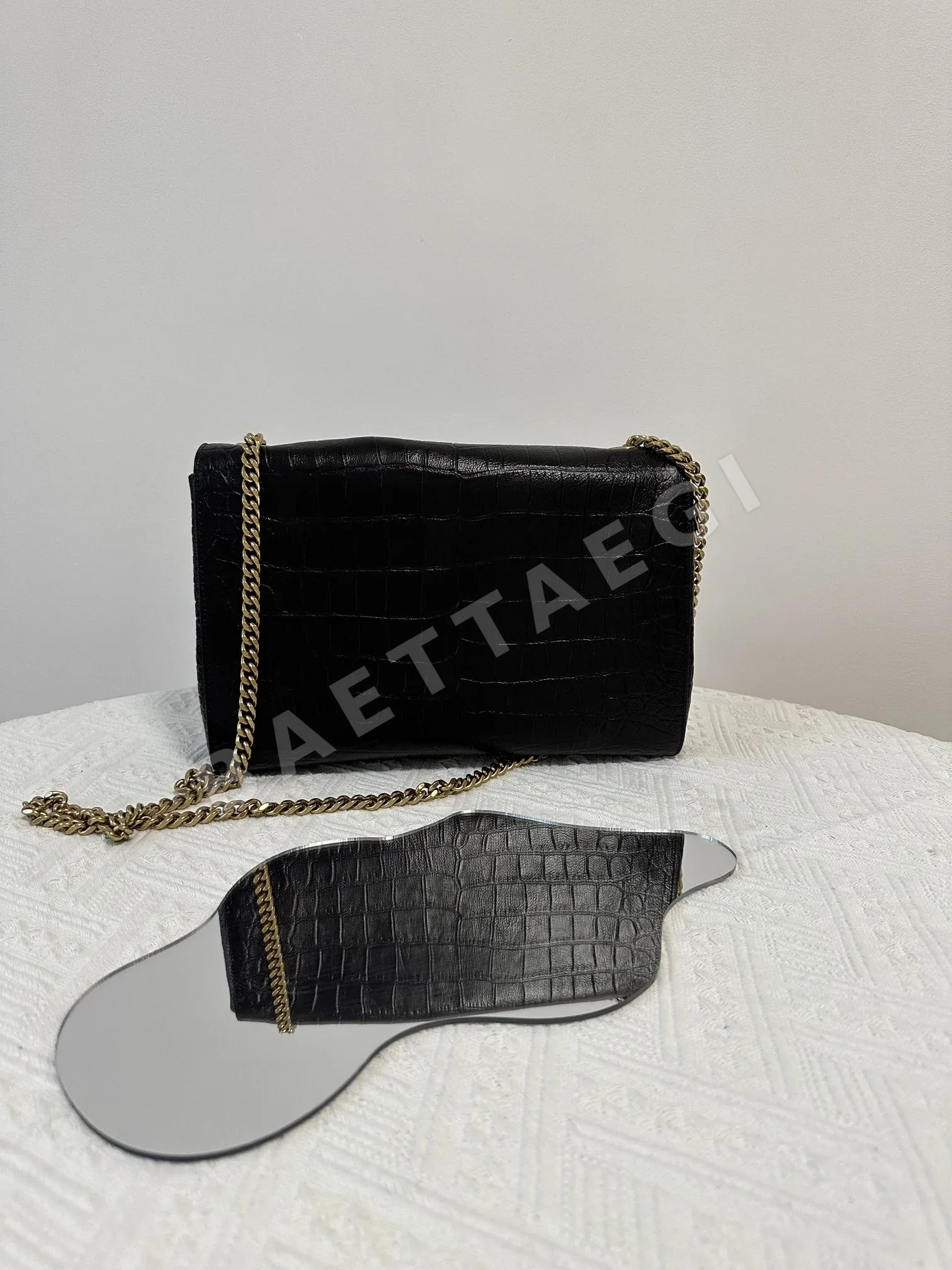 생로랑 리버서블 카프스킨 미니 핸드백 28CM553804 상세 이미지 2
