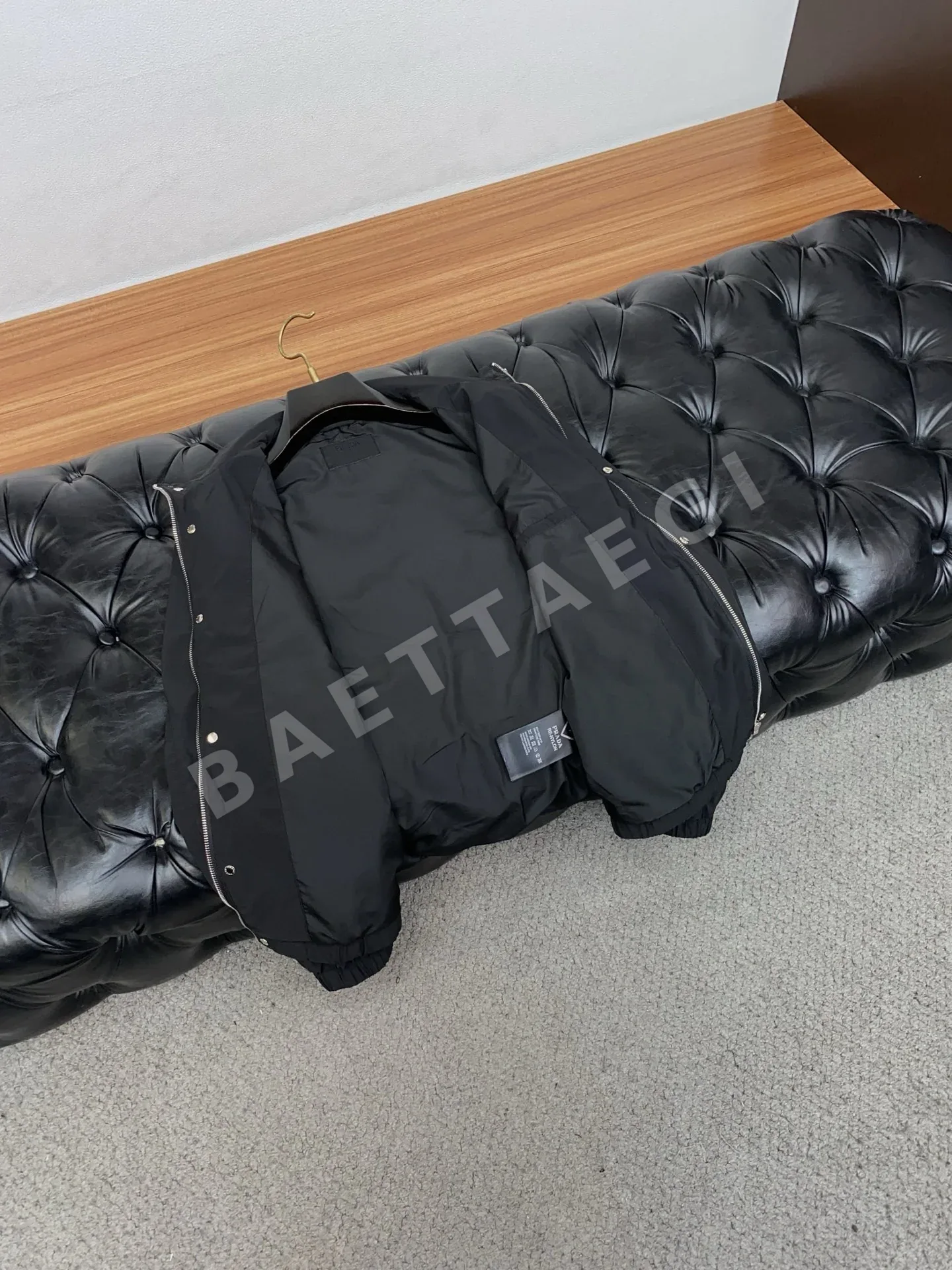 프라다 슬림핏 남성 캐주얼 재킷 P365 상세 이미지 7
