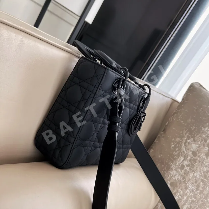 디올 매트 블랙 레이디 가방 상세 이미지 5