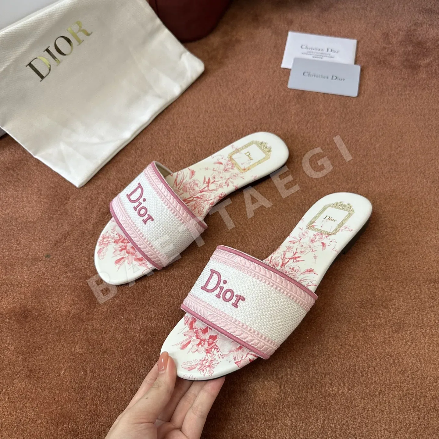 디올 샌들 캔버스 로고 컴퓨터 자수 상세 이미지 6