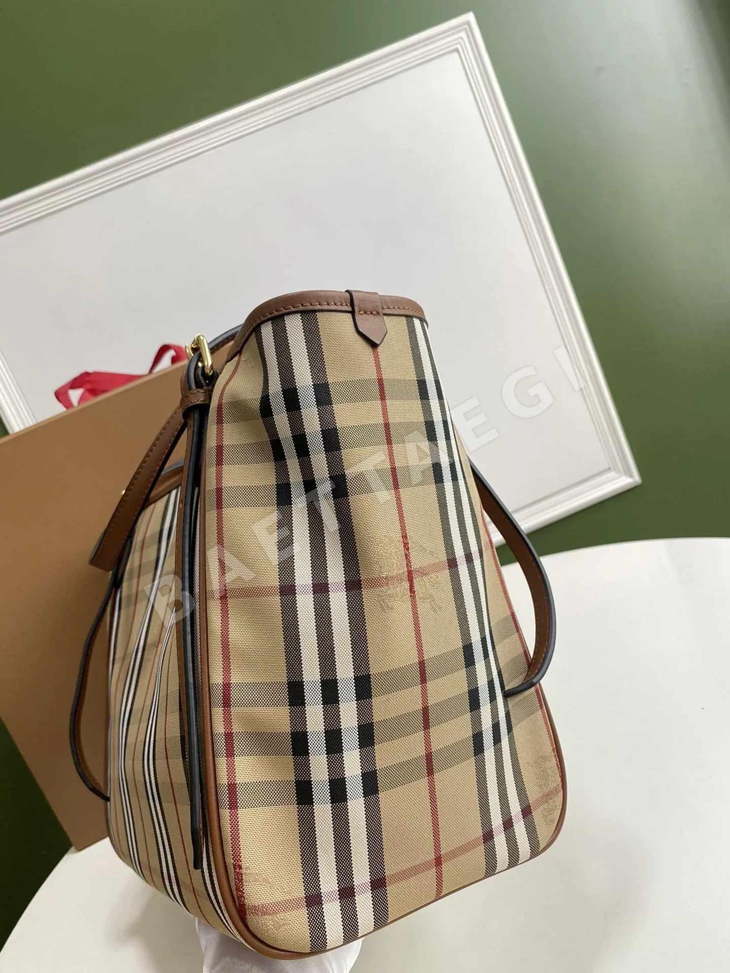 버버리 인비저블 호스 쇼핑백 가방 상세 이미지 6