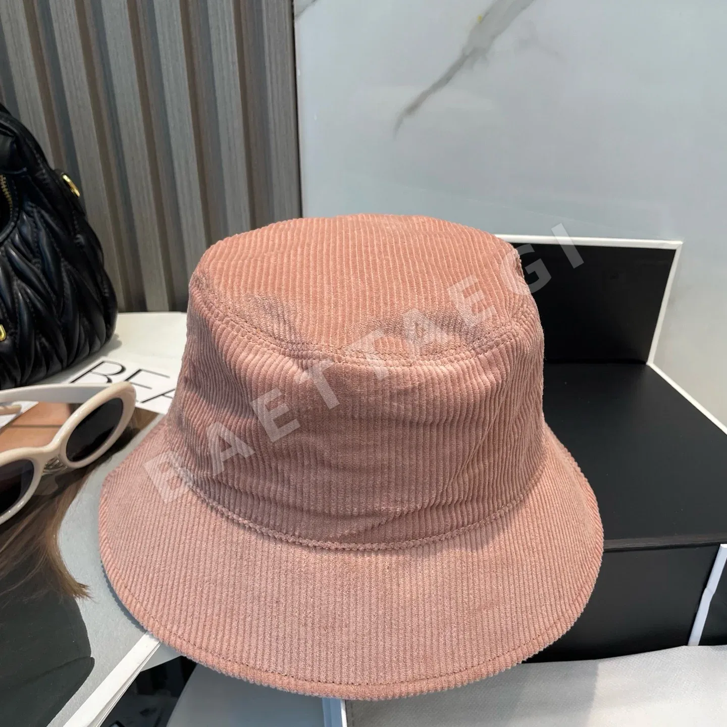 미우미우 코듀로이 피셔맨 캡 81323