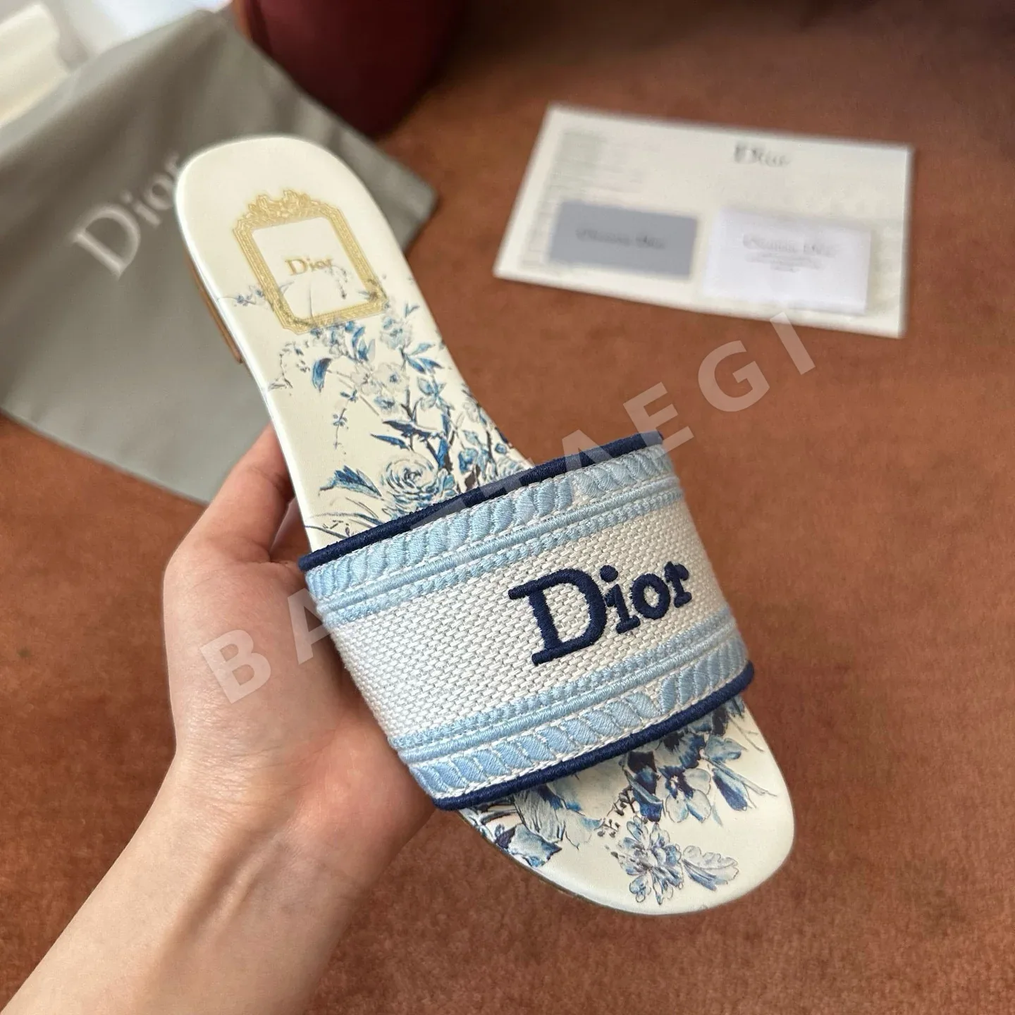 디올 로고 자수 캔버스 플랫 샌들 상세 이미지 4