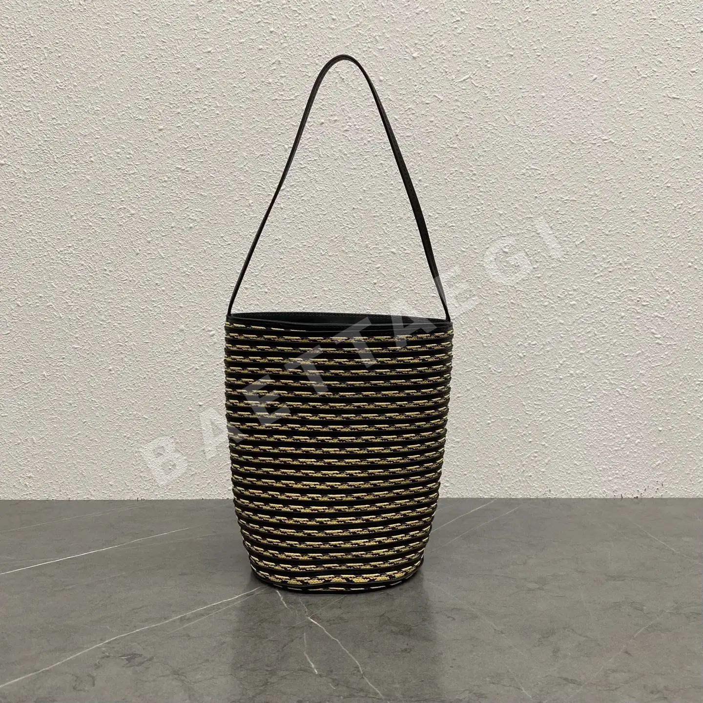 더로우 보 스몰 라피아 토트백 상세 이미지 1