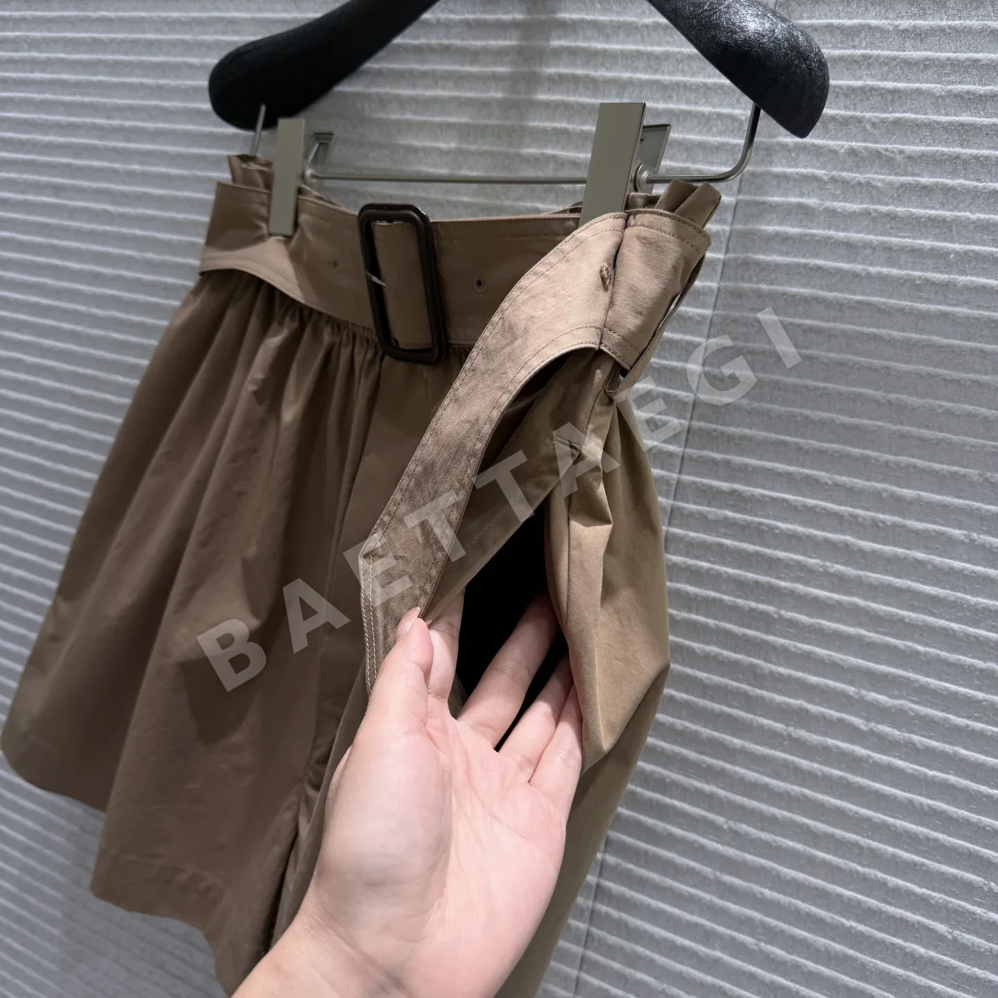 생로랑 카키 하이웨이스트 코튼 반바지 상세 이미지 8