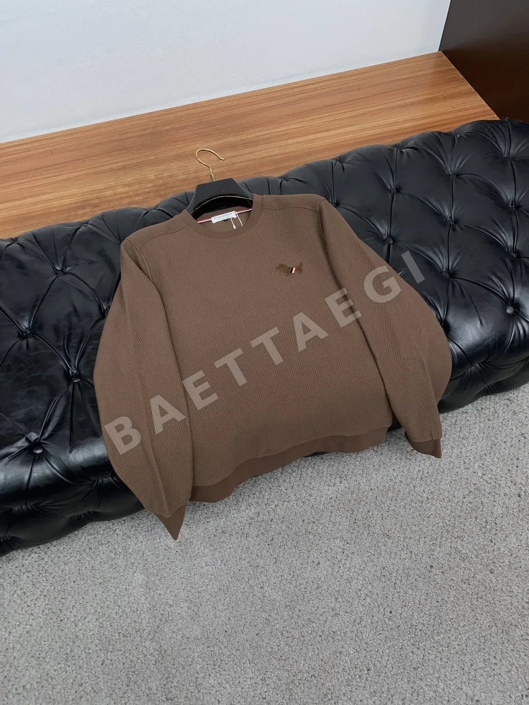 톰브라운 파인애플 패턴 에어코튼 크루넥 긴팔셔츠 상세 이미지 7