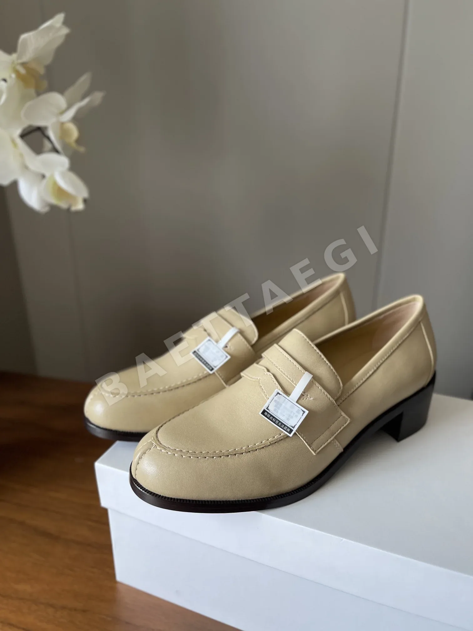 더로우 신발 75310