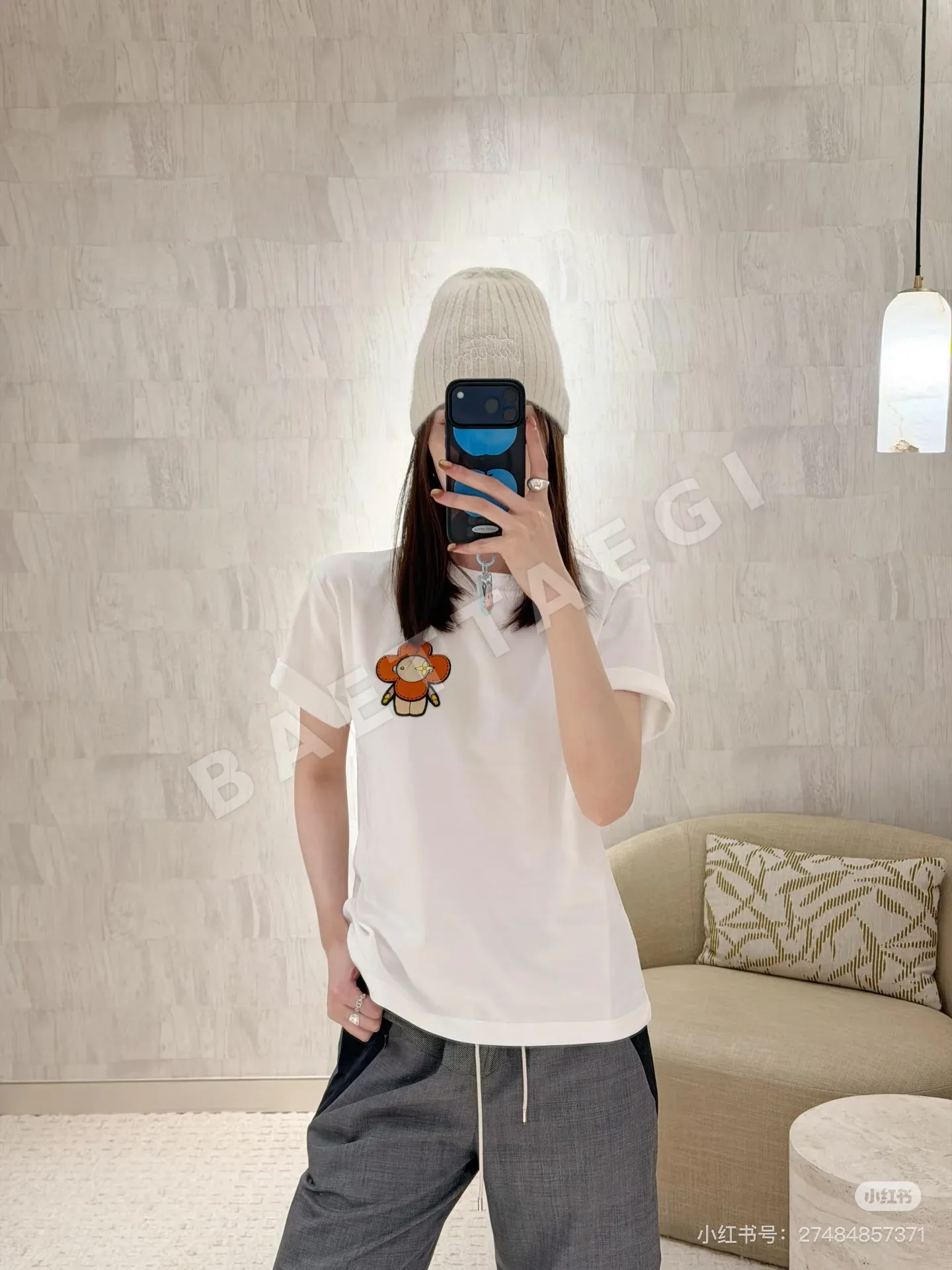 루이비통 해바라기 자수 크루넥 반팔 티셔츠 상세 이미지 3