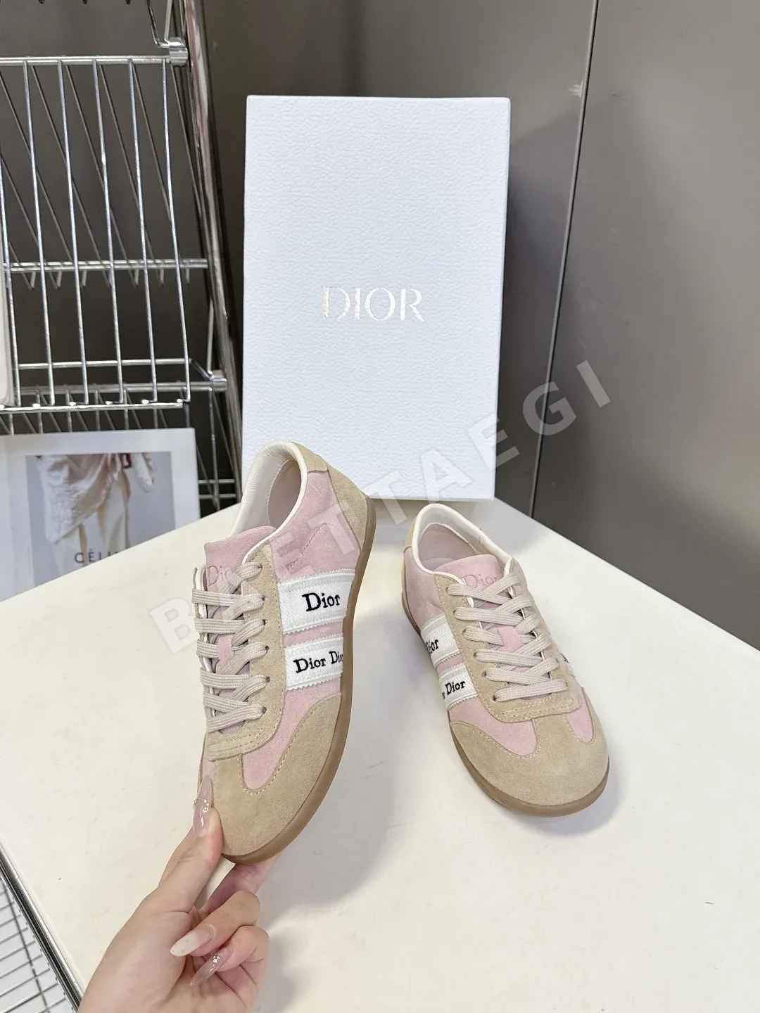 디올 스웨이드 메시 트레이닝 신발 상세 이미지 4