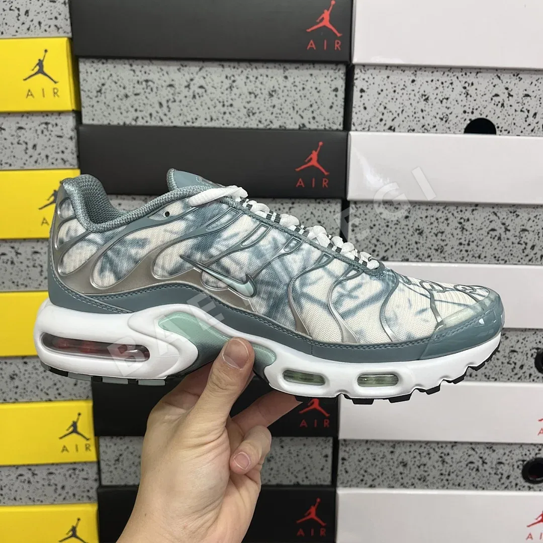나이키 [DF] 에어 맥스 플러스 블루 화이트 FV0394-300 201073 Nike Air Max Plus Origins Waterway 상세 이미지 2