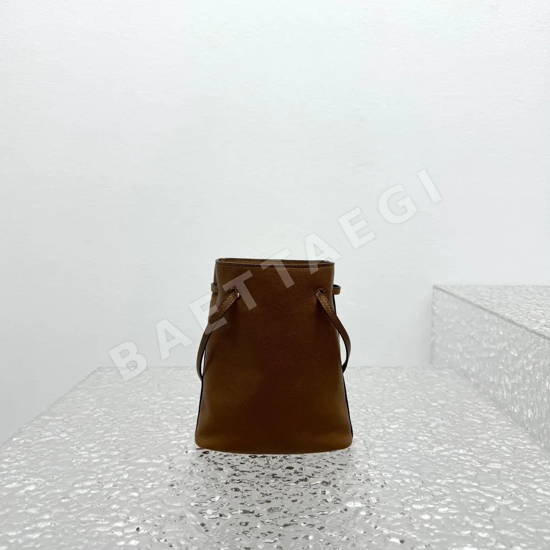미우미우 램스킨 버킷백 상세 이미지 3