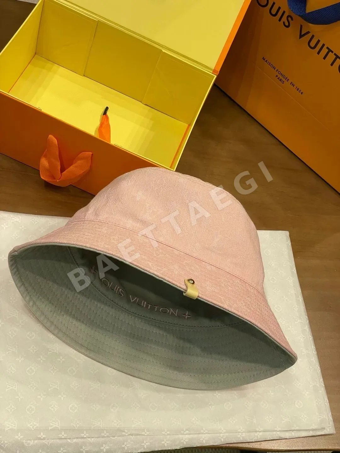 루이비통 데님 리버시블 버킷햇 상세 이미지 5