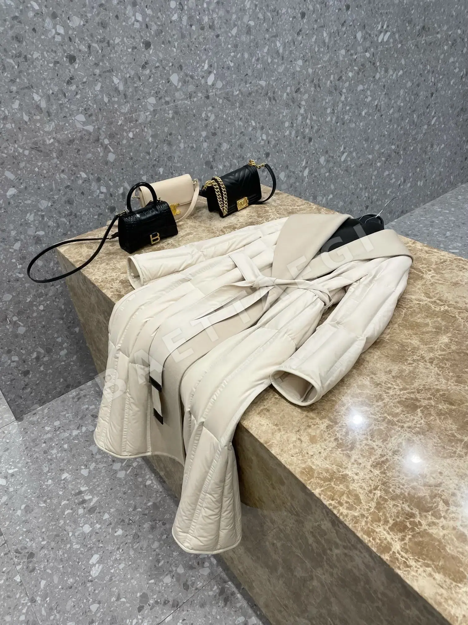 막스마라 아이보리 여성 자켓 롱 패딩 코트 상세 이미지 4