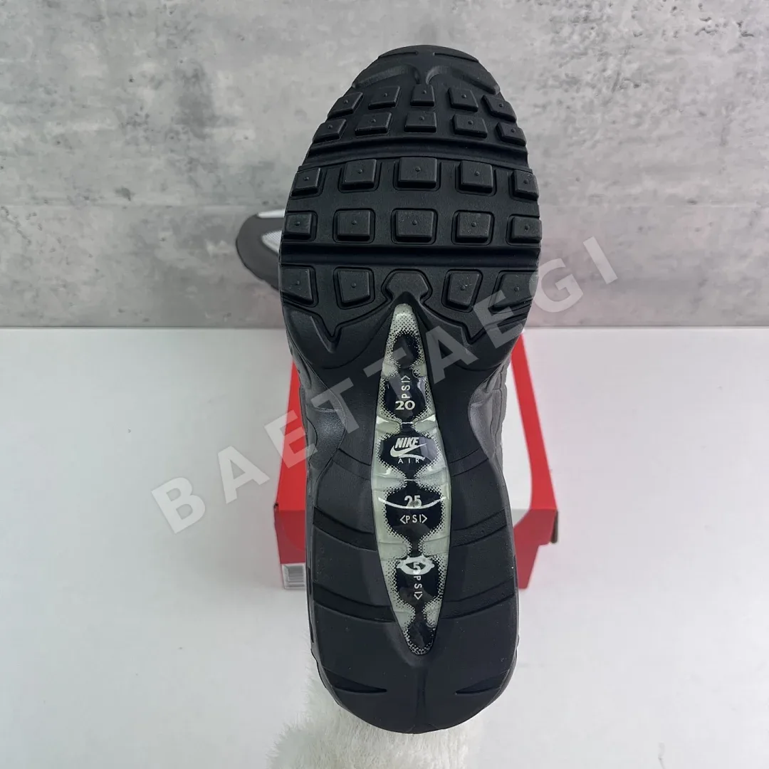 나이키 [GX] 에어 맥스 95 OG AT2865-003 201226 Nike Air Max 95 OG Black Anthracite 상세 이미지 7