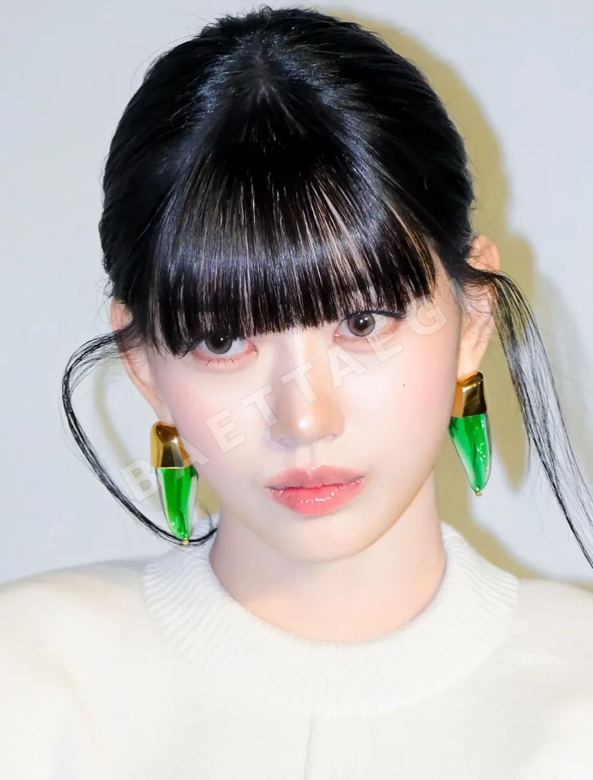 보테가베네타 에메랄드 그린 원뿔 장식 귀걸이 상세 이미지 8