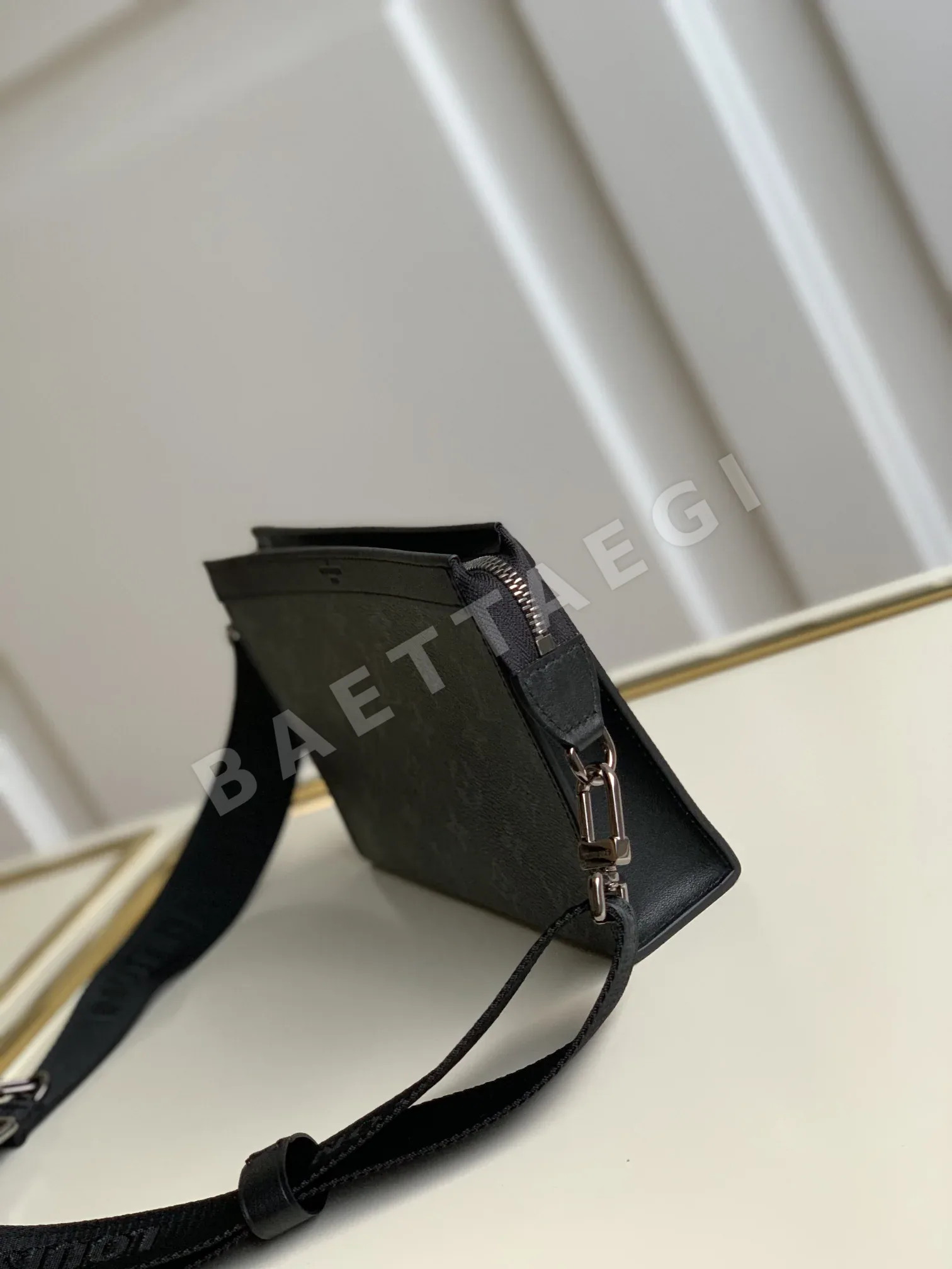 루이비통 포쉐트 월릿 모노그램 가방 M81124 상세 이미지 3